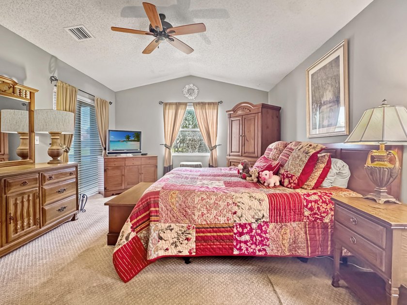 Welcome to this spacious 3-bedroom, 2-bath single-family home in - photo 25