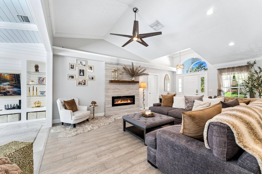 Welcome to this beautifully updated 4-bedroom, 3-bathroom home - photo 6