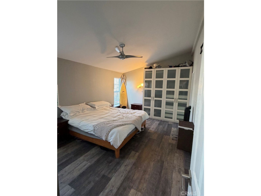 Beautiful, clean and move in ready. This 3 bedroom, 2 bth., Surf - photo 13