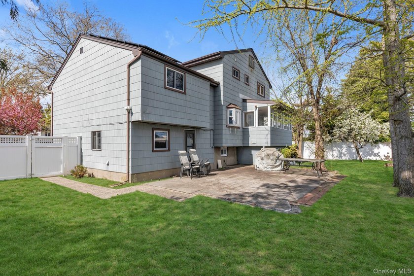 Welcome to 2038 Ripley Lane, a stunning split-level home nestled - photo 21