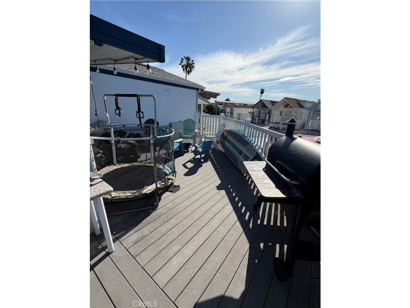 Beautiful, clean and move in ready. This 3 bedroom, 2 bth., Surf - photo 29