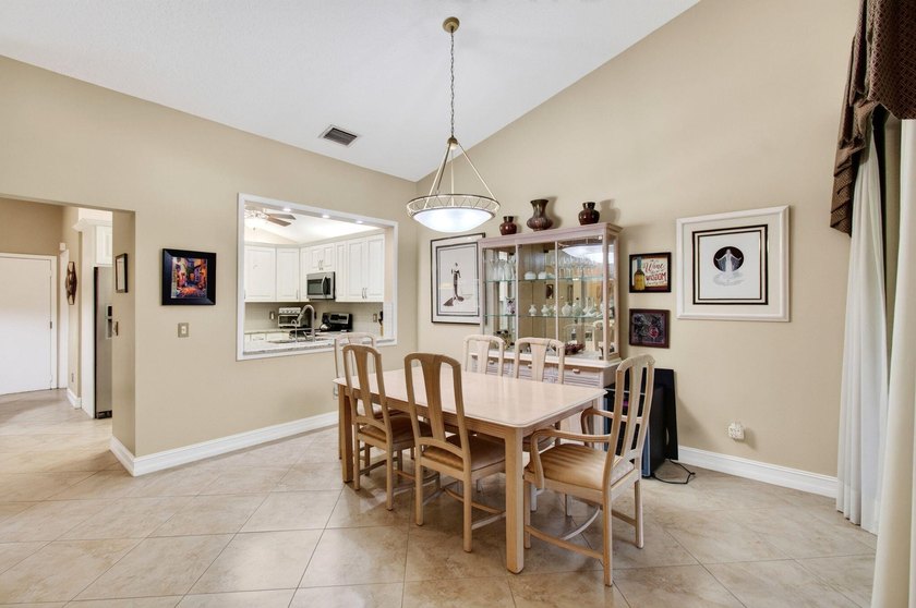 Enjoy breathtaking lake views from this beautifully maintained - photo 11