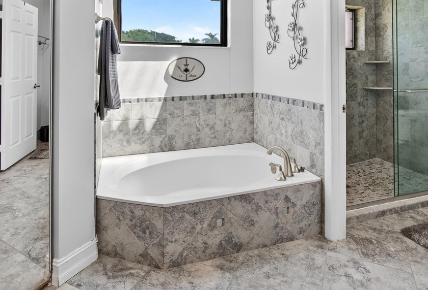 Enjoy breathtaking lake views from this beautifully maintained - photo 25