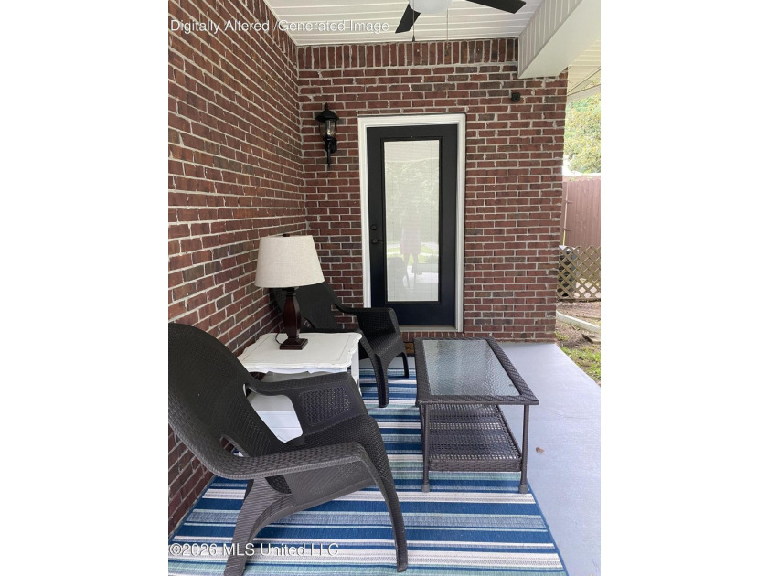 Beautiful Southern Home. Situated on 2 lots with exceptional - photo 11