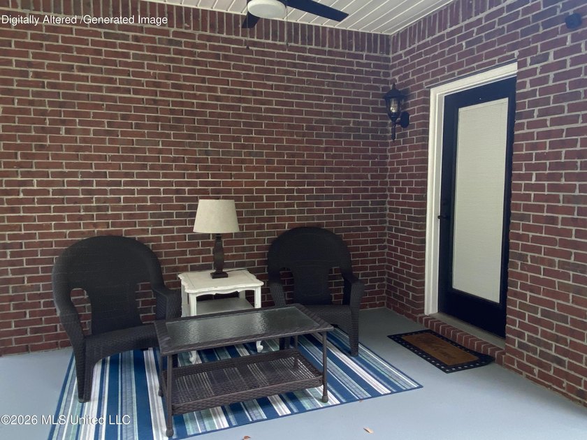 Beautiful Southern Home. Situated on 2 lots with exceptional - photo 12