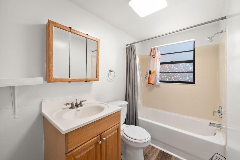 Welcome home to this updated 2-bedroom, 1-bathroom residence in - photo 12