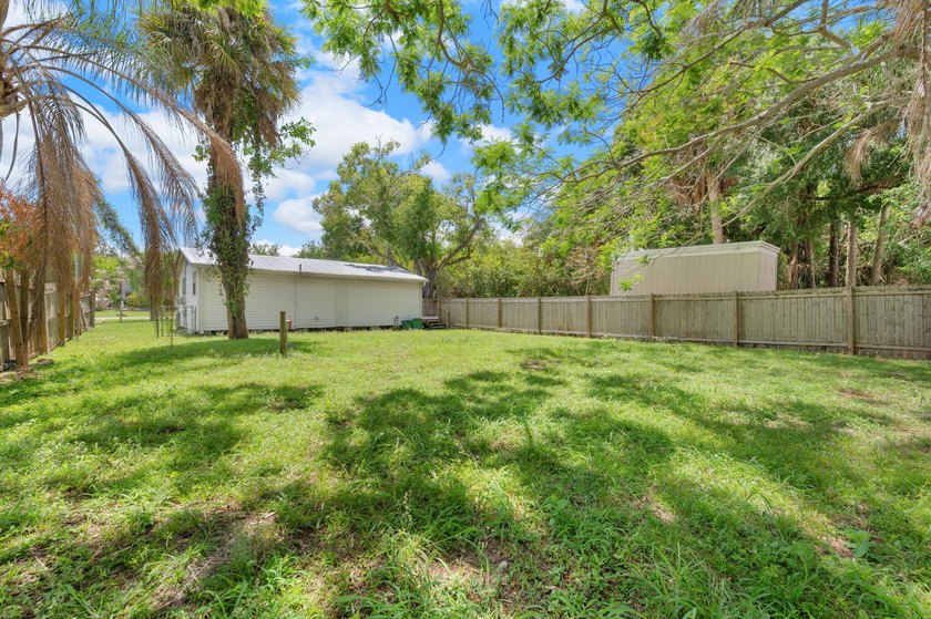 Welcome home to this updated 2-bedroom, 1-bathroom residence in - photo 13
