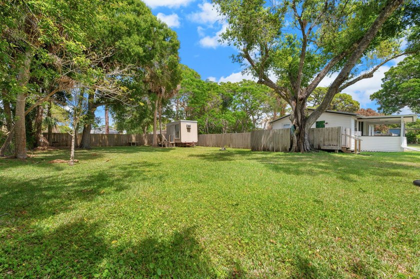 Welcome home to this updated 2-bedroom, 1-bathroom residence in - photo 14