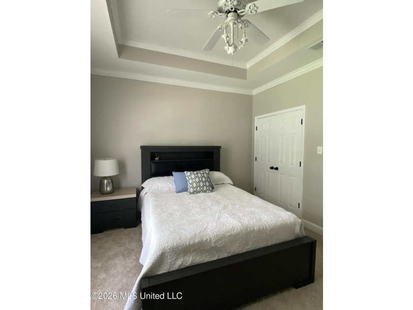 Beautiful Southern Home. Situated on 2 lots with exceptional - photo 20