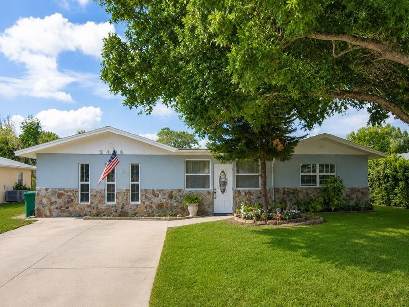 Don't miss this charming 2,325 sq. ft. CBS pool home in Orange - photo 2