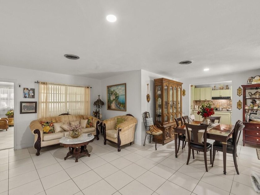 Don't miss this charming 2,325 sq. ft. CBS pool home in Orange - photo 6