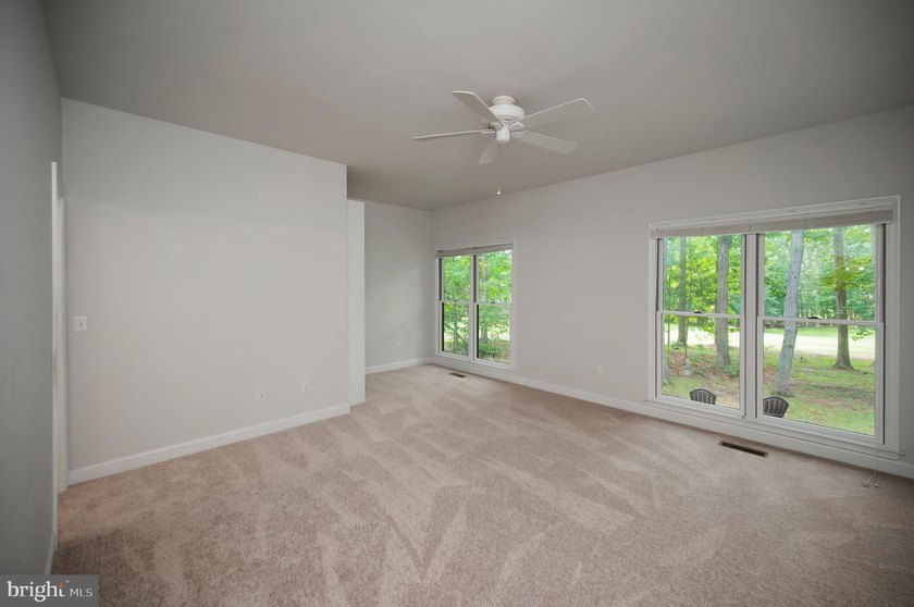Tucked in the cul-de-sac &amp; sitting on a wooded lot give this - photo 26