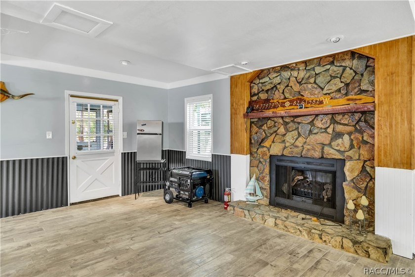 Discover the perfect blend of coastal charm and laid-back - photo 15