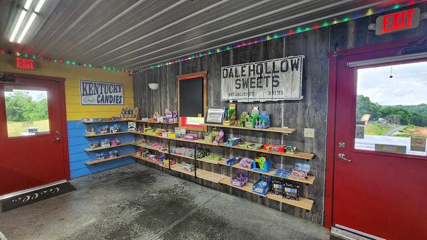 SUCCESSFUL, TURK-KEY, MULTI-FACETED business only 1 mile from - photo 5