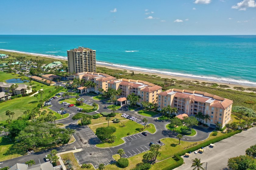 OCEAN VIEWS! Beautiful 3-bedroom 2.5 bath &amp; 1 garage space for - photo 3