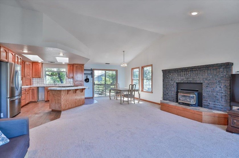 Welcome to your private retreat in the gated community of Auburn - photo 10