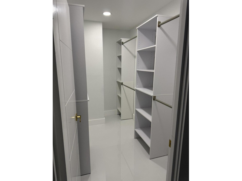 RENOVATED / BRAND NEW! Rarely available first-floor unit - photo 11