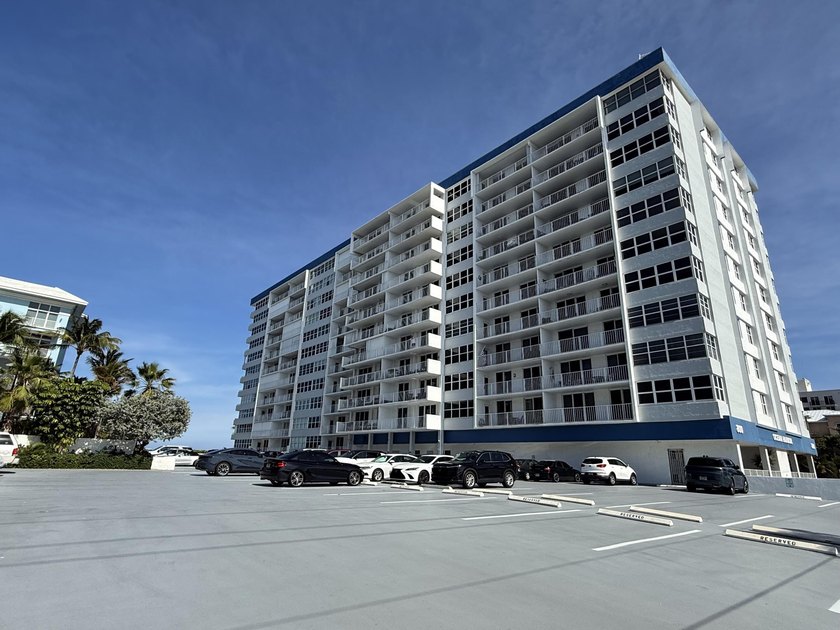 RENOVATED / BRAND NEW! Rarely available first-floor unit - photo 15