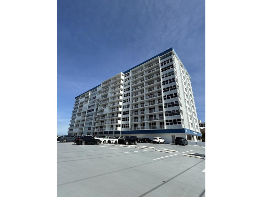 RENOVATED / BRAND NEW! Rarely available first-floor unit - photo 16