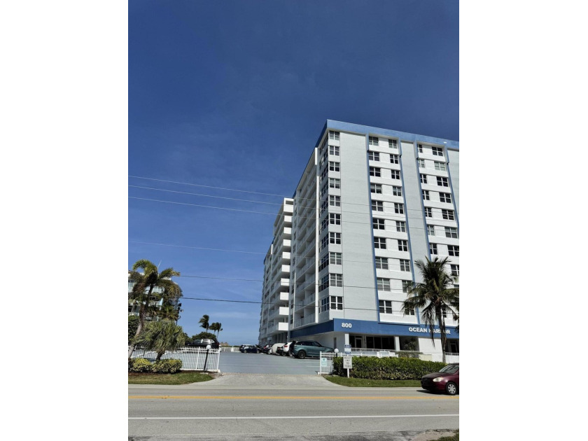 RENOVATED / BRAND NEW! Rarely available first-floor unit - photo 18