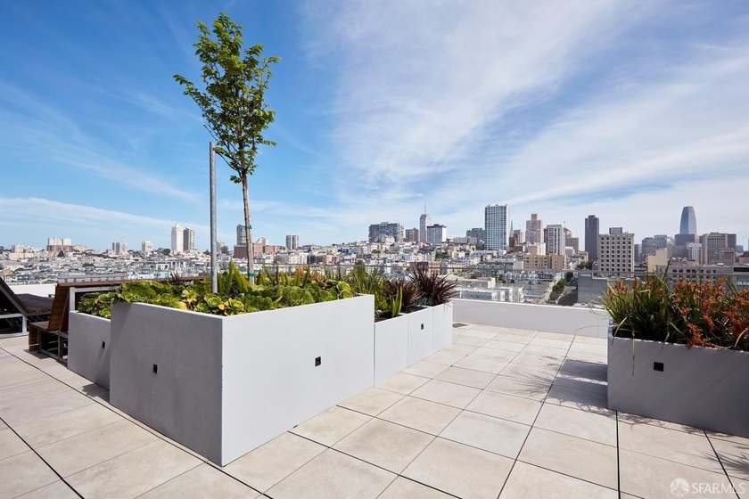 Situated on the 11th floor, this luminous two-bedroom, two-bath - photo 20