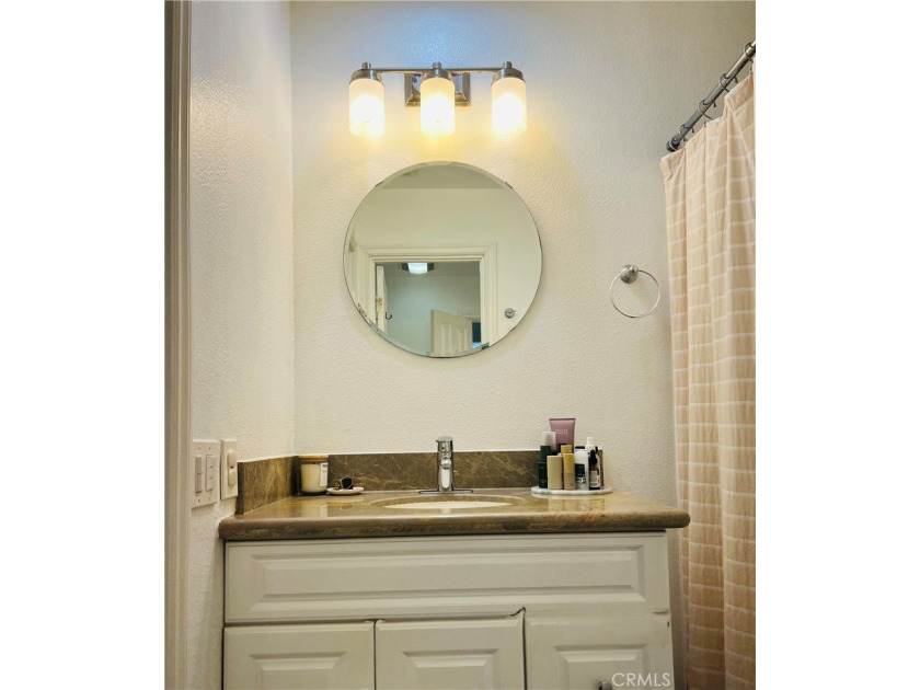 Move right into this light and bright large one bedroom condo - photo 7