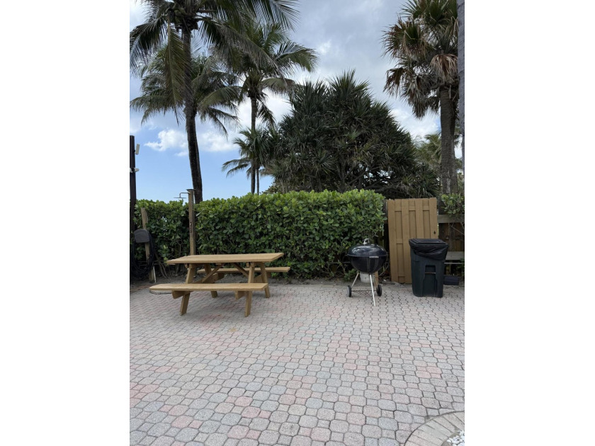 RENOVATED / BRAND NEW! Rarely available first-floor unit - photo 43