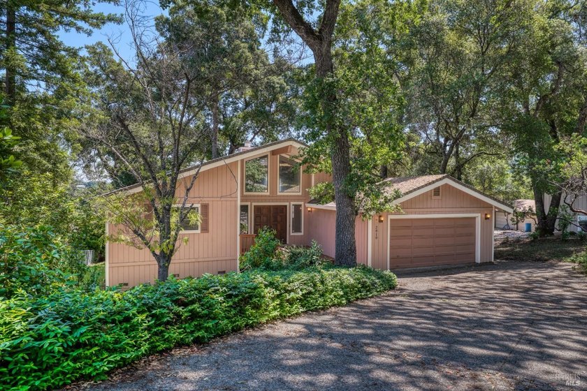 Located in the highly desirable Buckingham area of Kelseyville - photo 3