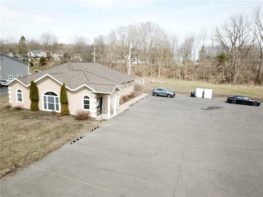 Prime Commercial Opportunity: Versatile 2,412 SF professional - photo 34