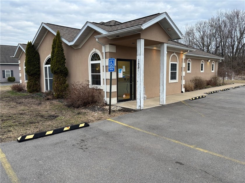 Prime Commercial Opportunity: Versatile 2,412 SF professional - photo 40