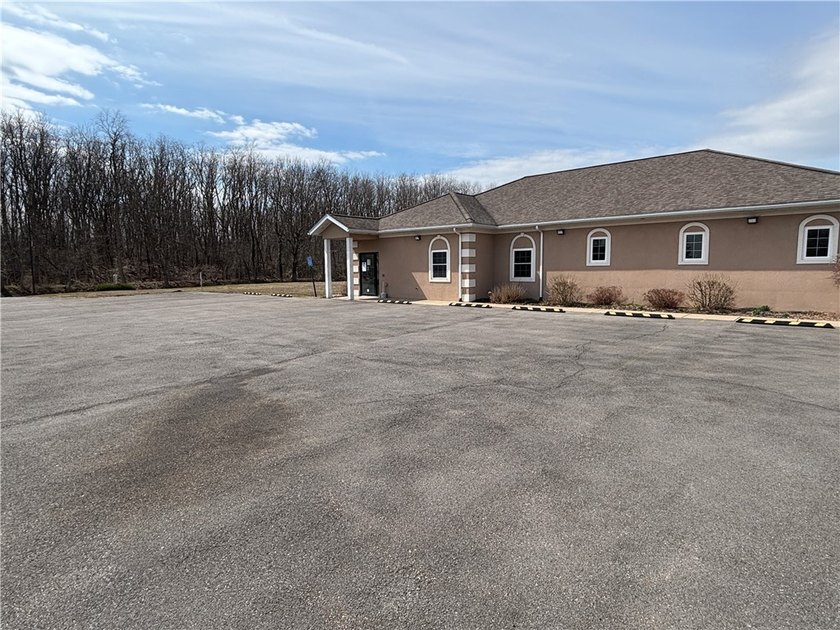 Prime Commercial Opportunity: Versatile 2,412 SF professional - photo 41