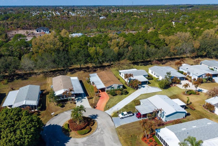 WOW! HUGE PRICE REDUCTION!! Tucked away in a corner on a - photo 42