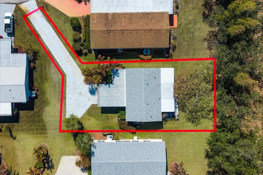 WOW! HUGE PRICE REDUCTION!! Tucked away in a corner on a - photo 48