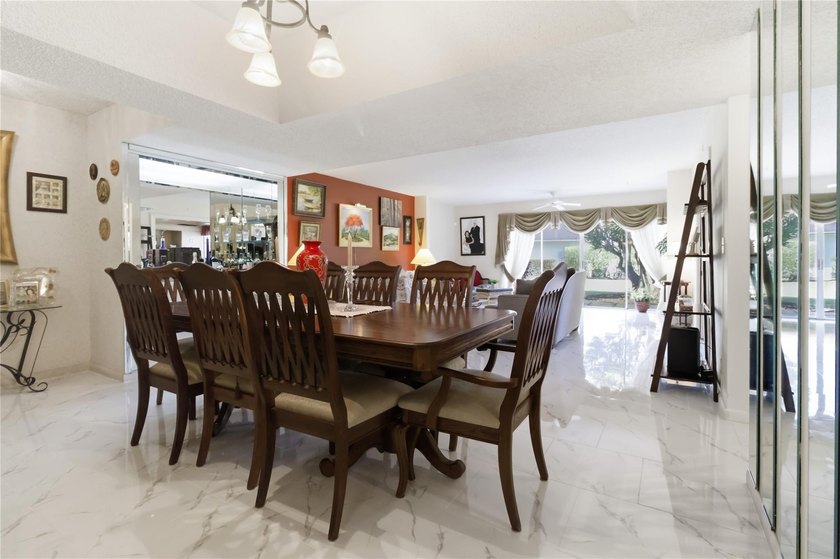 Calling ALL GOLFERS &amp; SNOWBIRDS! Pristine, Beautiful &amp; LARGE, 3 - photo 11
