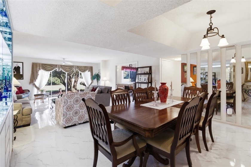 Calling ALL GOLFERS &amp; SNOWBIRDS! Pristine, Beautiful &amp; LARGE, 3 - photo 12