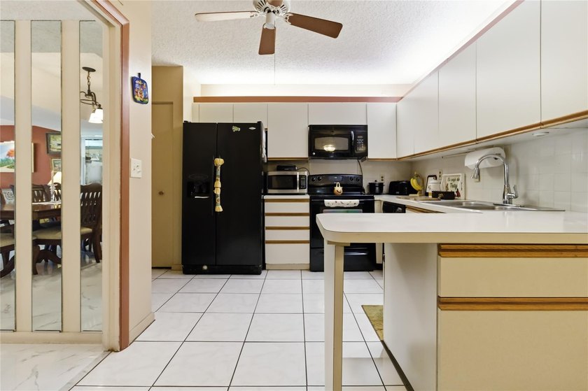 Calling ALL GOLFERS &amp; SNOWBIRDS! Pristine, Beautiful &amp; LARGE, 3 - photo 17