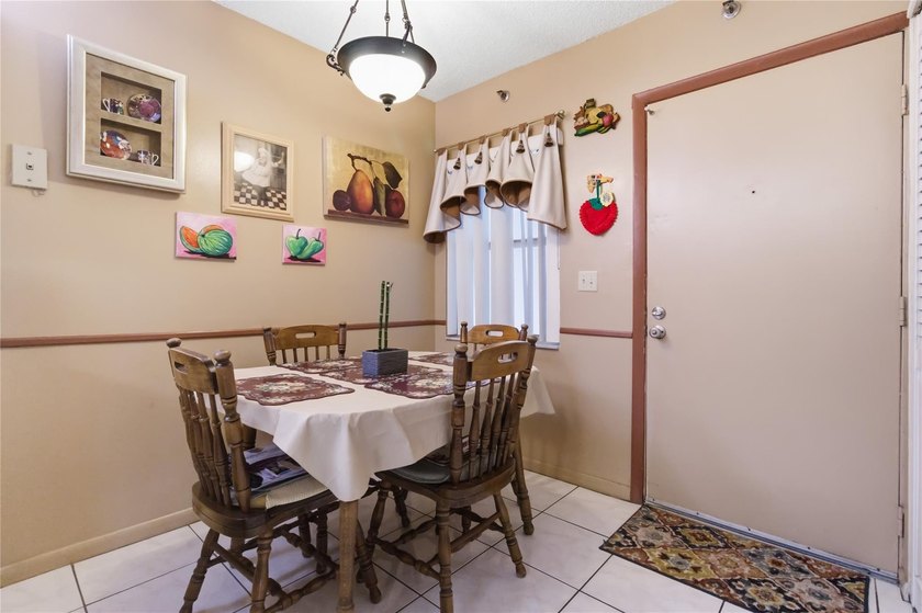 Calling ALL GOLFERS &amp; SNOWBIRDS! Pristine, Beautiful &amp; LARGE, 3 - photo 20
