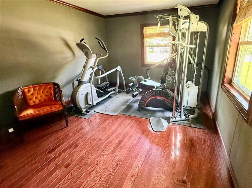 Welcome home to this beautifully maintained 3-bedroom, 2-bath - photo 26