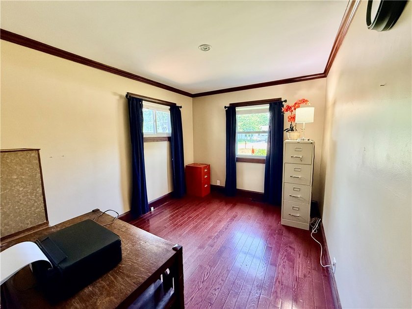 Welcome home to this beautifully maintained 3-bedroom, 2-bath - photo 27