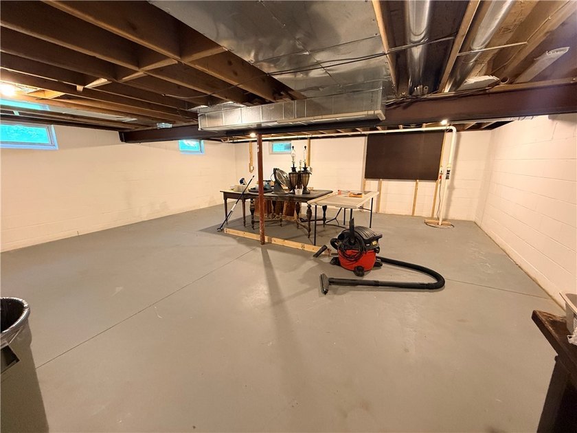 Welcome home to this beautifully maintained 3-bedroom, 2-bath - photo 30