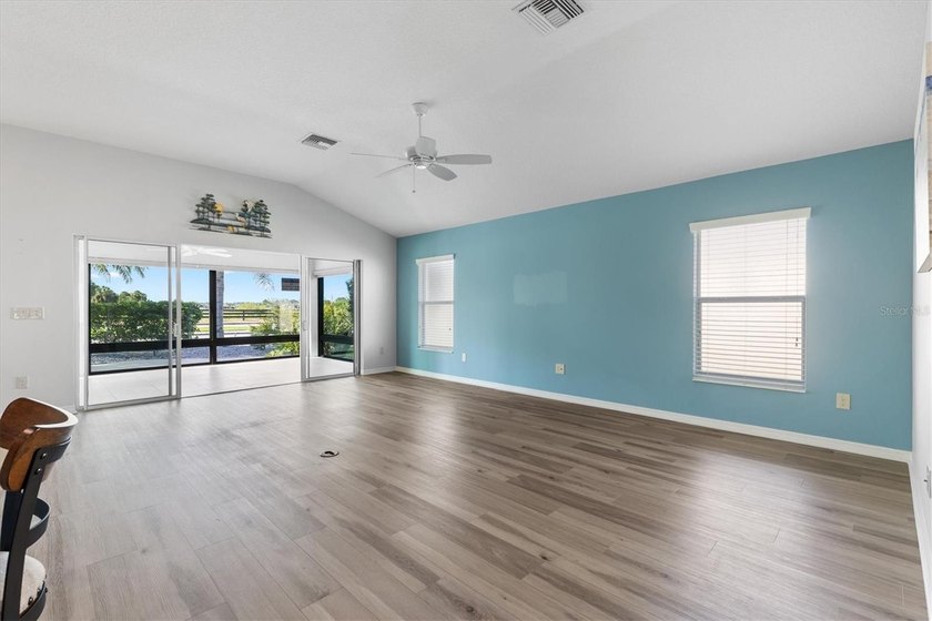 Painted driveway and garage, Beautiful landscaped ASPEN floor - photo 33