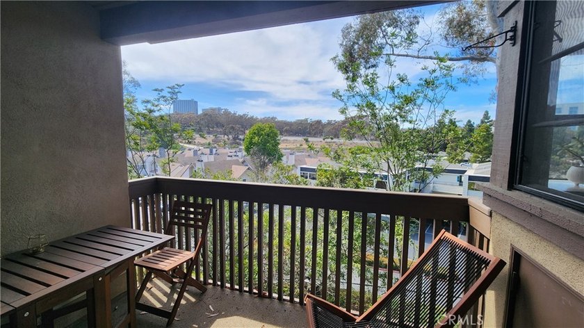 Location, Location, Location - a place to call home in La Jolla - photo 2