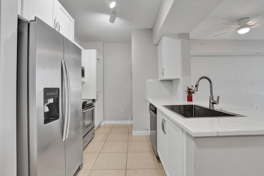 Beautifully updated 1-bedroom, 1-bath condo in sought after Casa - photo 11