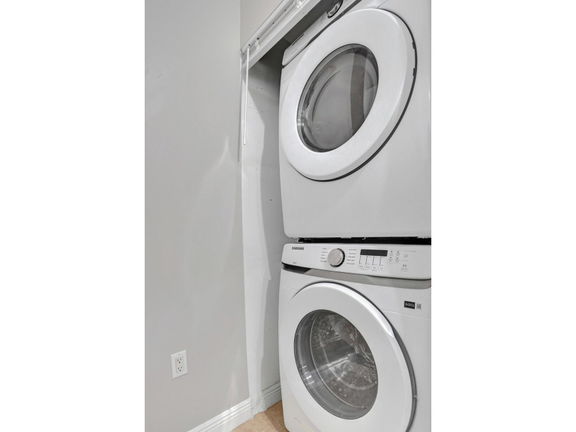 Beautifully updated 1-bedroom, 1-bath condo in sought after Casa - photo 12