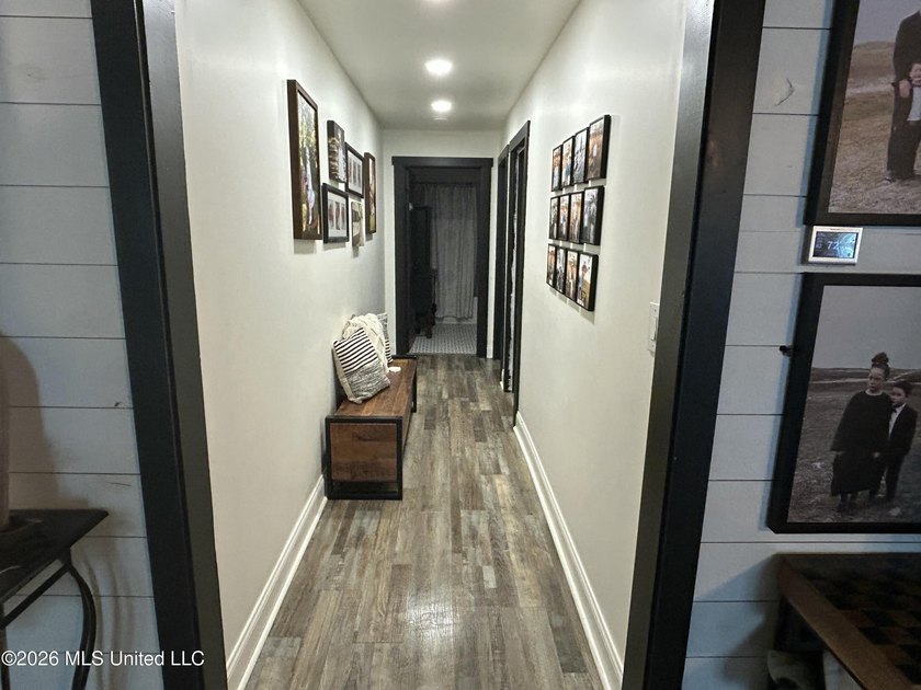 Welcome to this charming 3-bedroom, 2-bath farmhouse retreat - photo 14