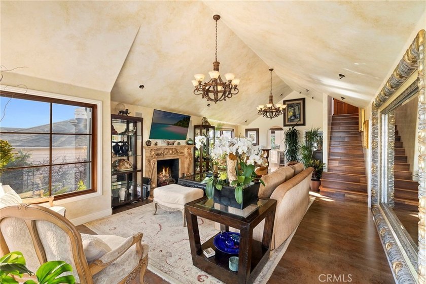 Beautiful North Laguna pool estate with a guest house and golf - photo 5
