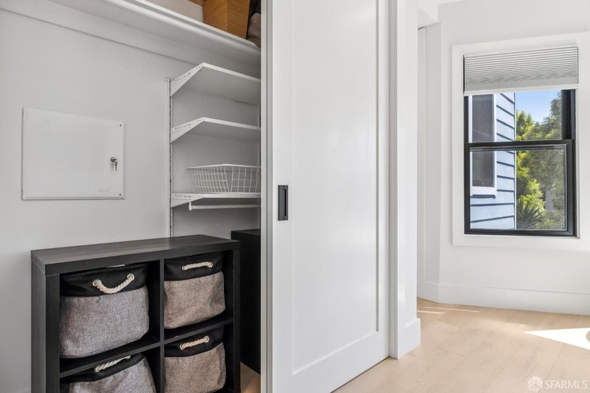 Thoughtfully renovated in 2023, this exceptional bi-level upper - photo 36
