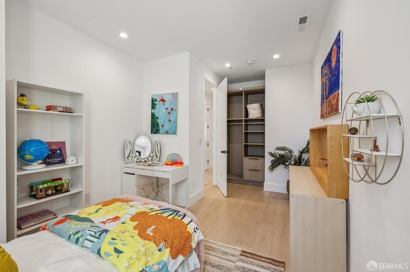 Thoughtfully renovated in 2023, this exceptional bi-level upper - photo 43