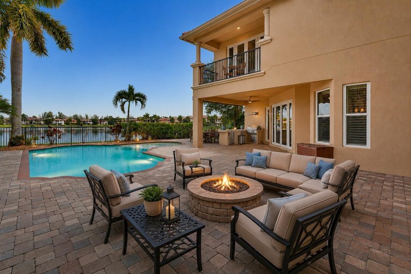 Welcome to this gorgeous lakefront Toll Brothers built estate - photo 3