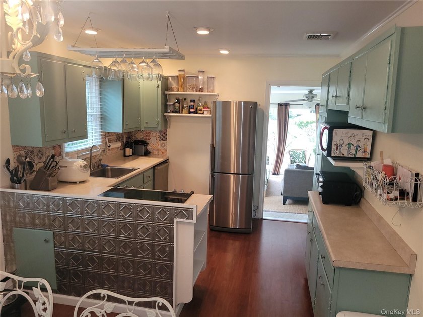 Come see this move in ready 3 Bedroom 1 Tub Shower Bath, Corner - photo 11